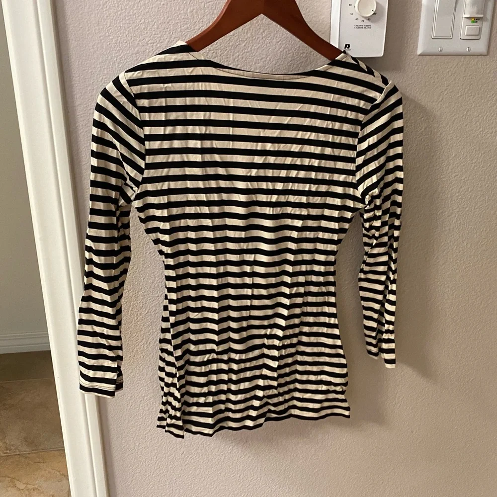 NWT Banana republic faux wrap top. Cream and black stripes. Long sleeve. Xs - Picture 3 of 4
